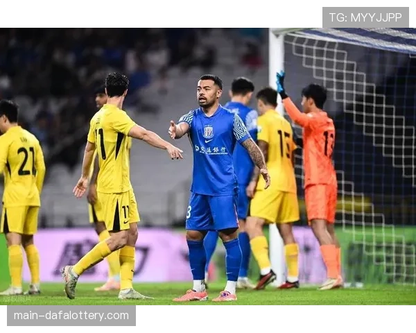 上海申花凭特谢拉助攻路易斯闪击，1-0领先深圳新鹏城