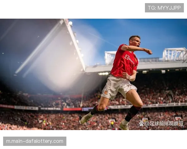 曼联对阵埃弗顿现队友冲突 红牌判罚维护赛场秩序